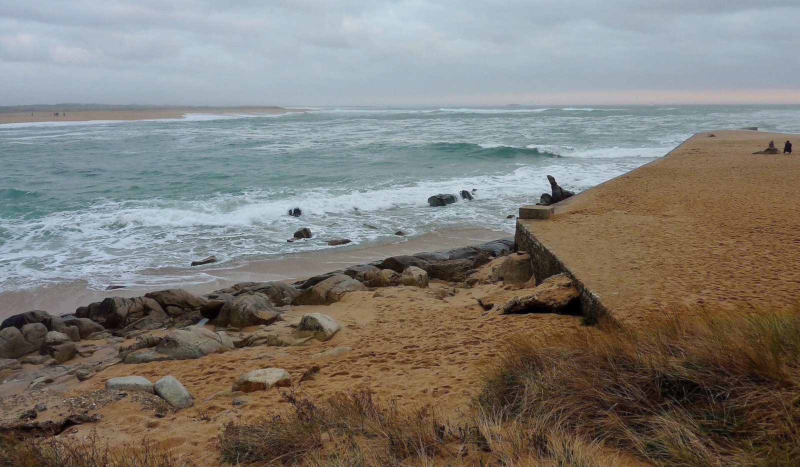 The mouth of the Ria d'Étel seen from the Plouhinec bank, where the tidal current runs hardest on big tides